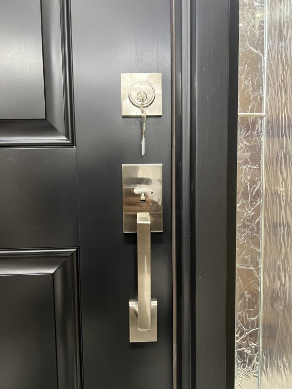 Yale handle